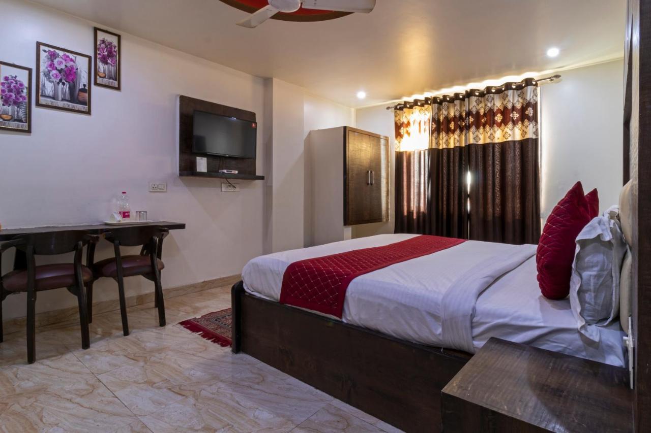 Hotel The Dx Near Igi Airport Delhi 3*
